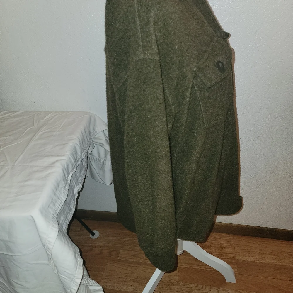 Woman's Black Tape Button-Up Shirt Size  Medium Long Sleeve Green in color - Picture 2 of 11